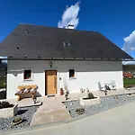 Sonnenschein Appartement- Und Mit Stadel Und Terrasse Apartment Eibiswald