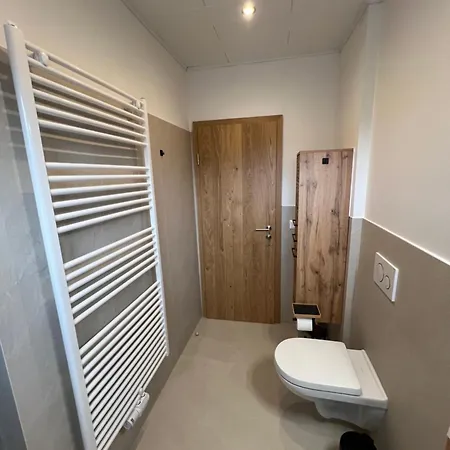 Sonnenschein Appartement- Und Mit Terrasse Und Garten 아파트