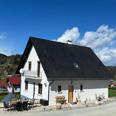 Sonnenschein Appartement- Und Mit Stadel Und Terrasse Eibiswald