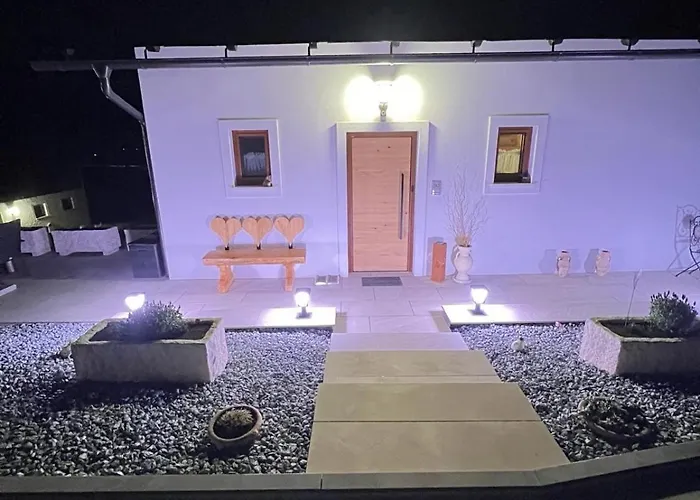 Sonnenschein Appartement- Und Mit Stadel Und Terrasse Eibiswald